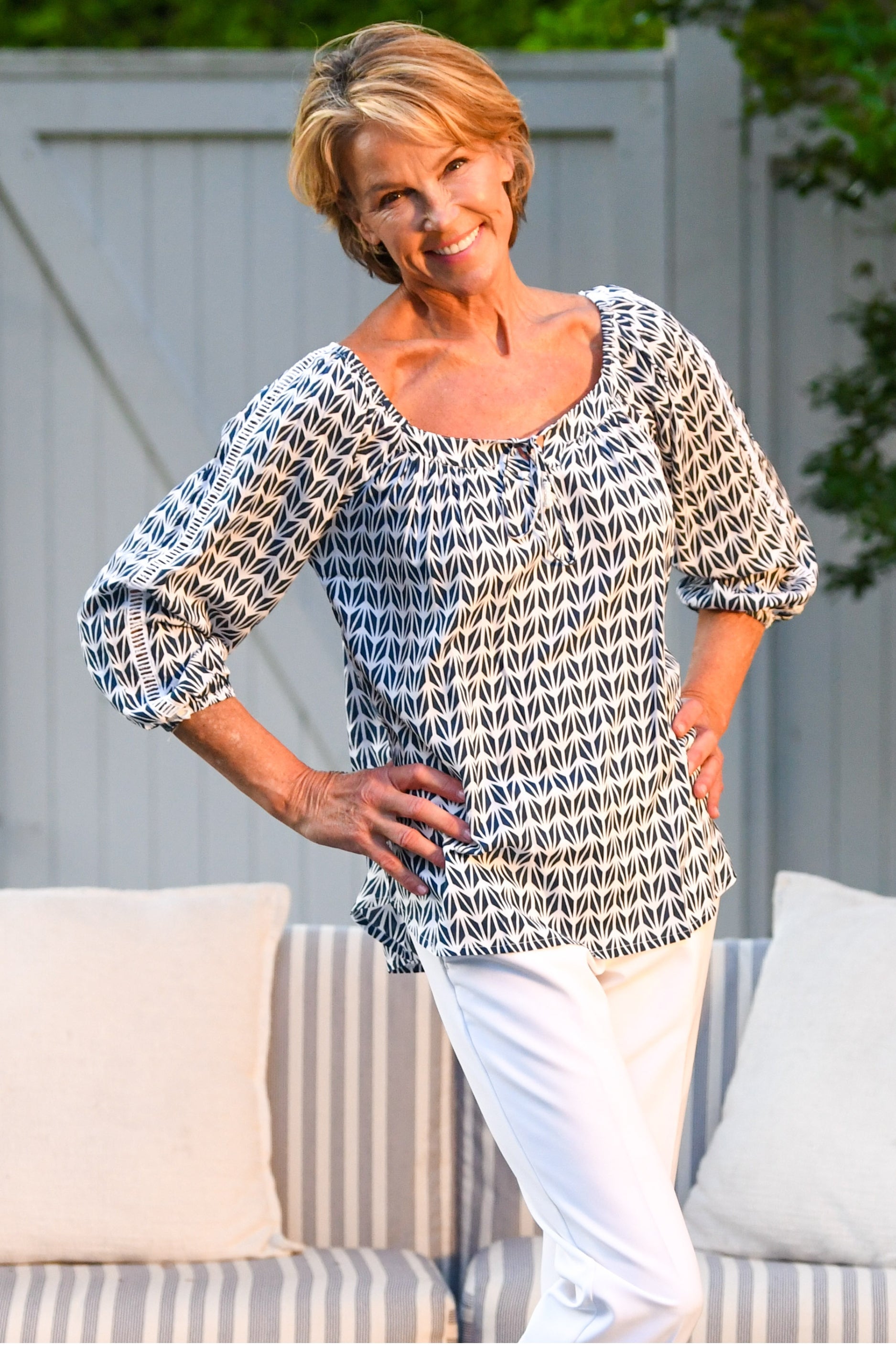 Peasant Top / Navy Geometric