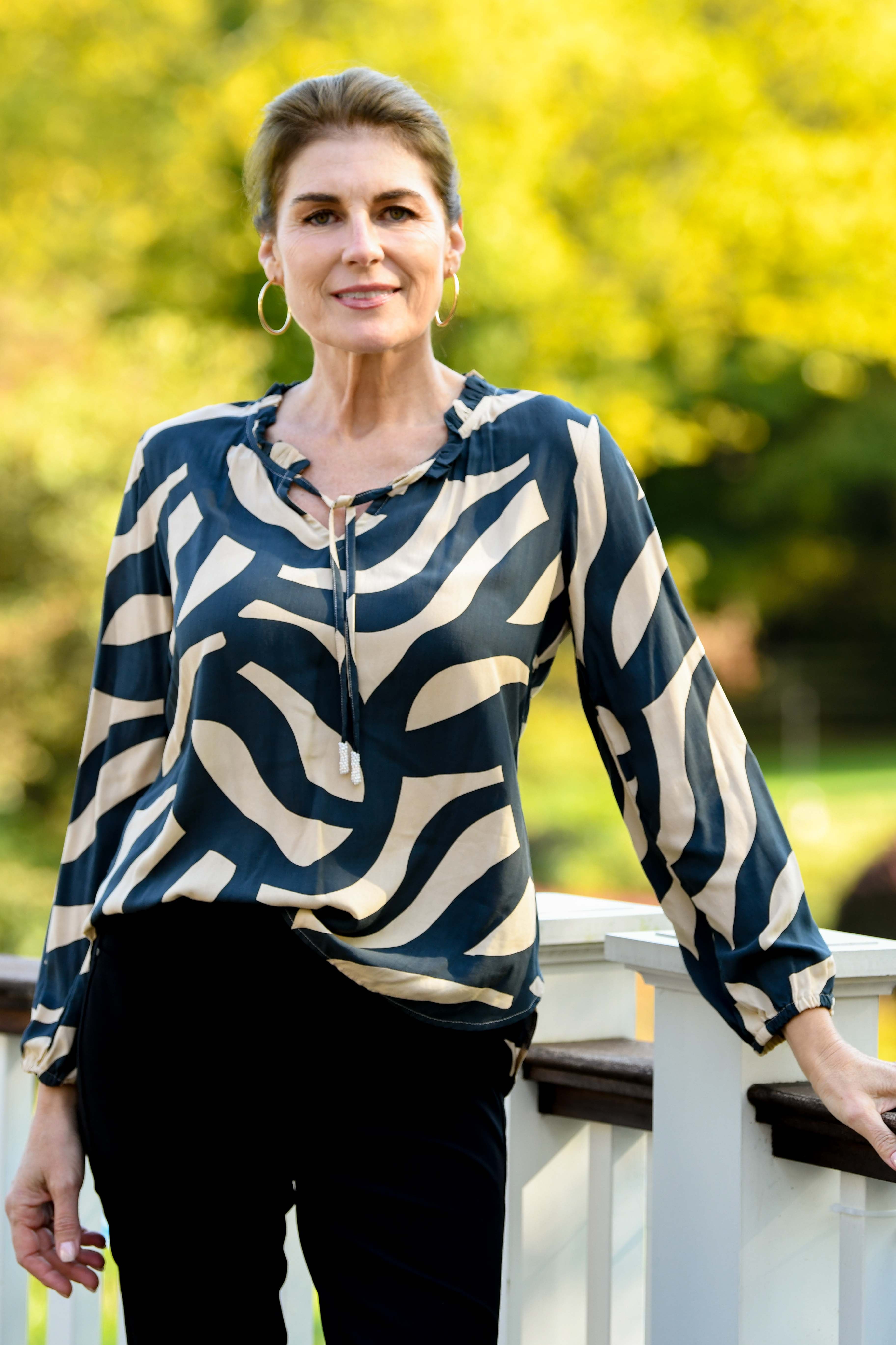 Eloise Top / Black & Taupe Mod